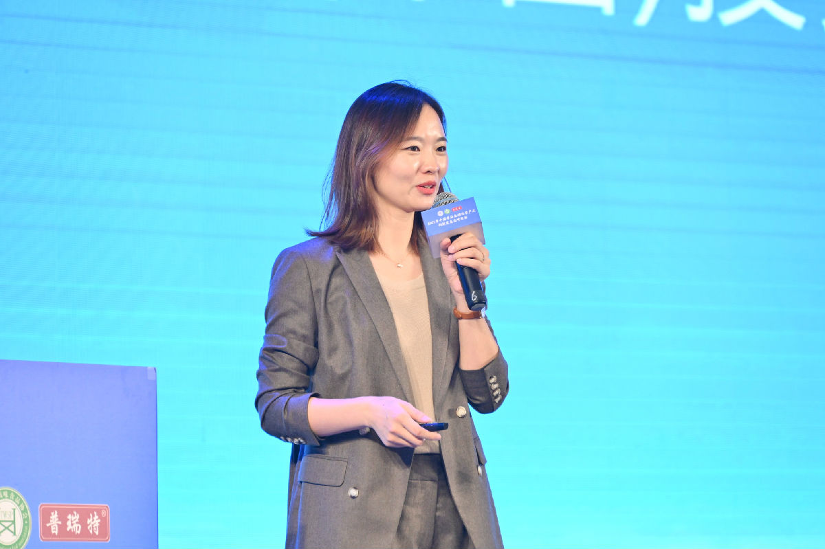 张慧.jpg 皇冠体育